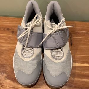 Men’s KD basketball shoes